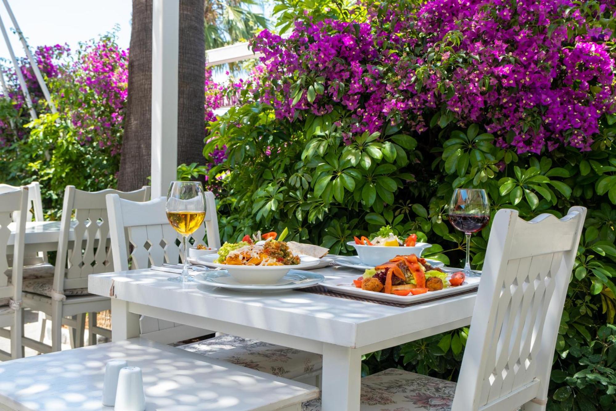 Sea Breeze Hotel And Apartments Oludeniz Exterior photo